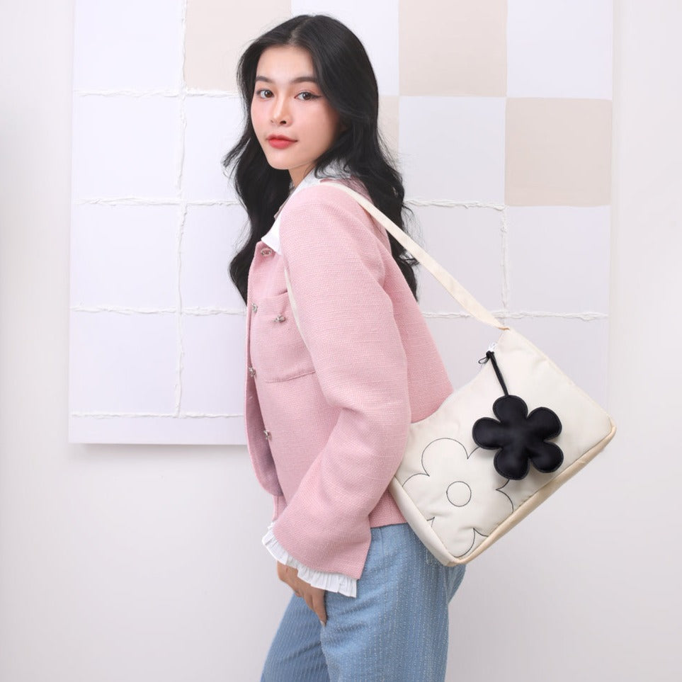 Fluffy quilted shoulder bag & bag charm