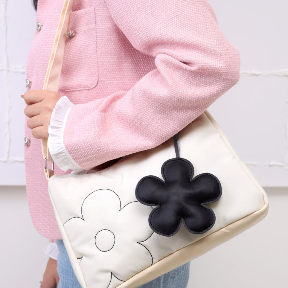 Fluffy quilted shoulder bag & bag charm