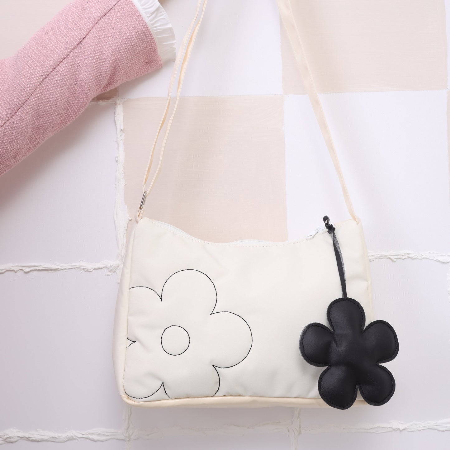 Fluffy quilted shoulder bag & bag charm