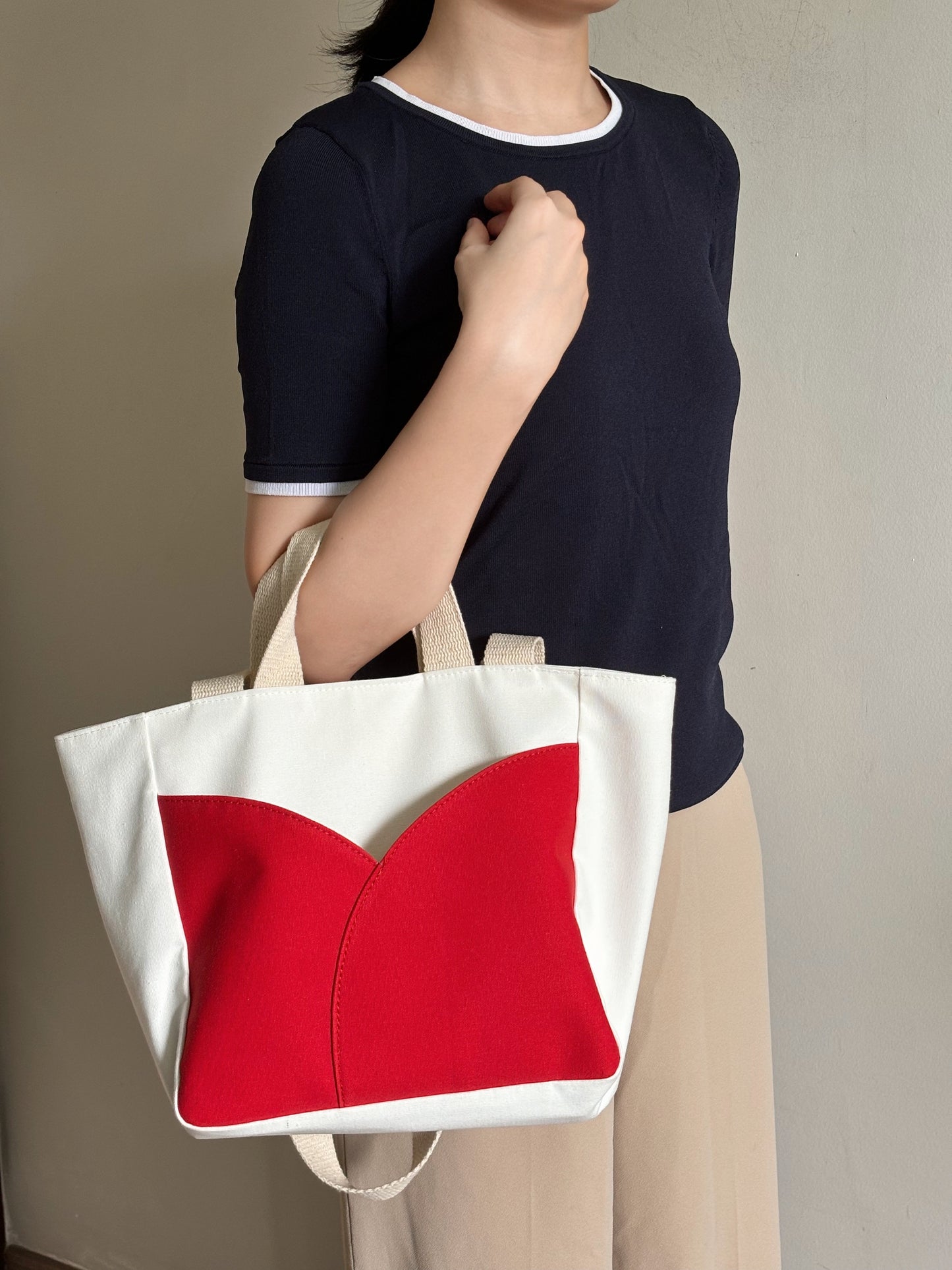 Tulip double strap tote bag