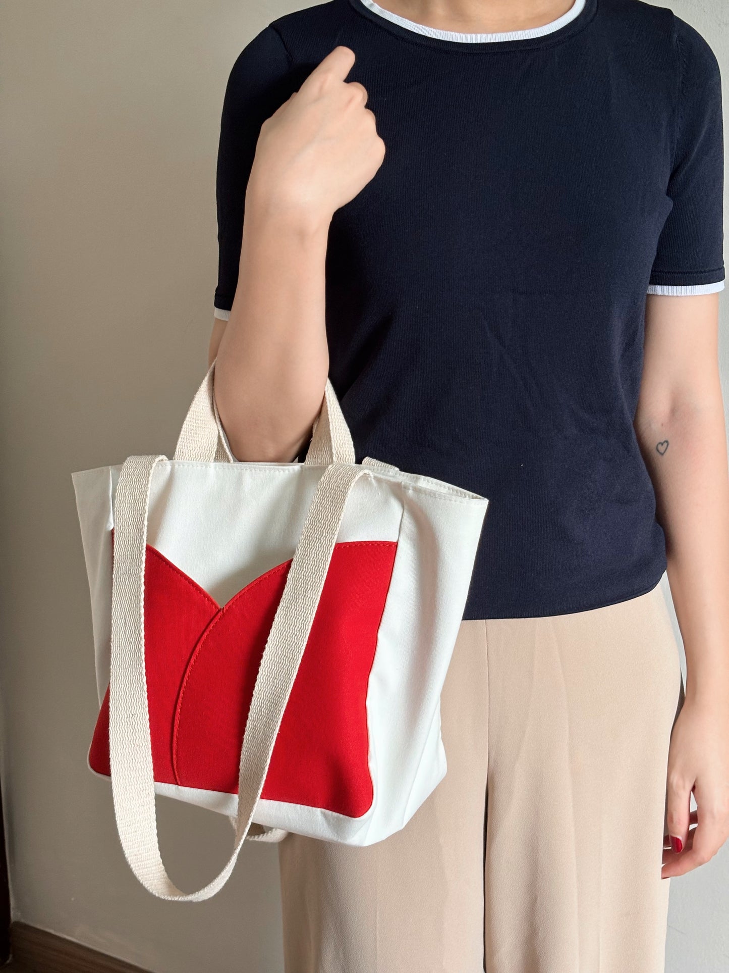 Tulip double strap tote bag